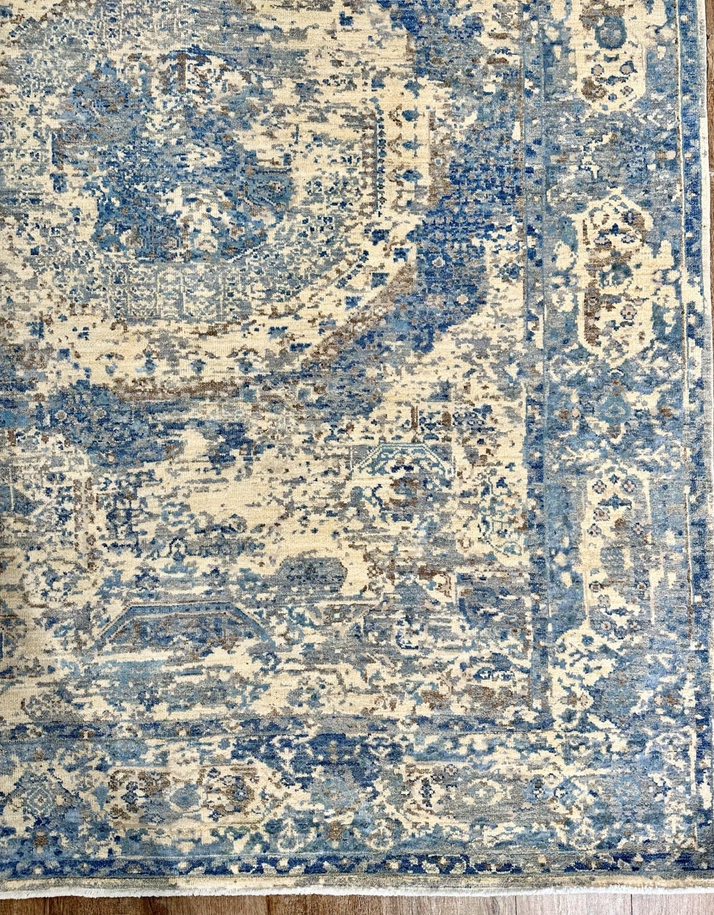 KNOTTED One-of-a-Kind Wool and Silk 5x8 Rug - Hand Knotted Fine Rug (5'6"x8')