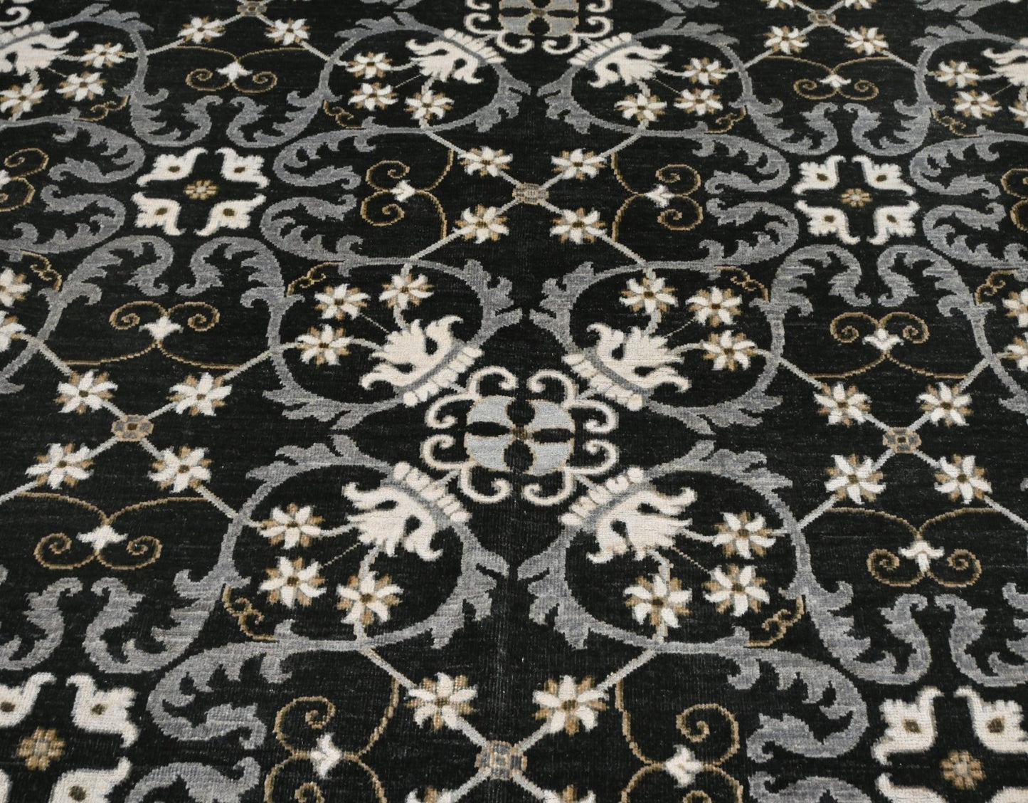 Handknotted wool black 8x10 Rug