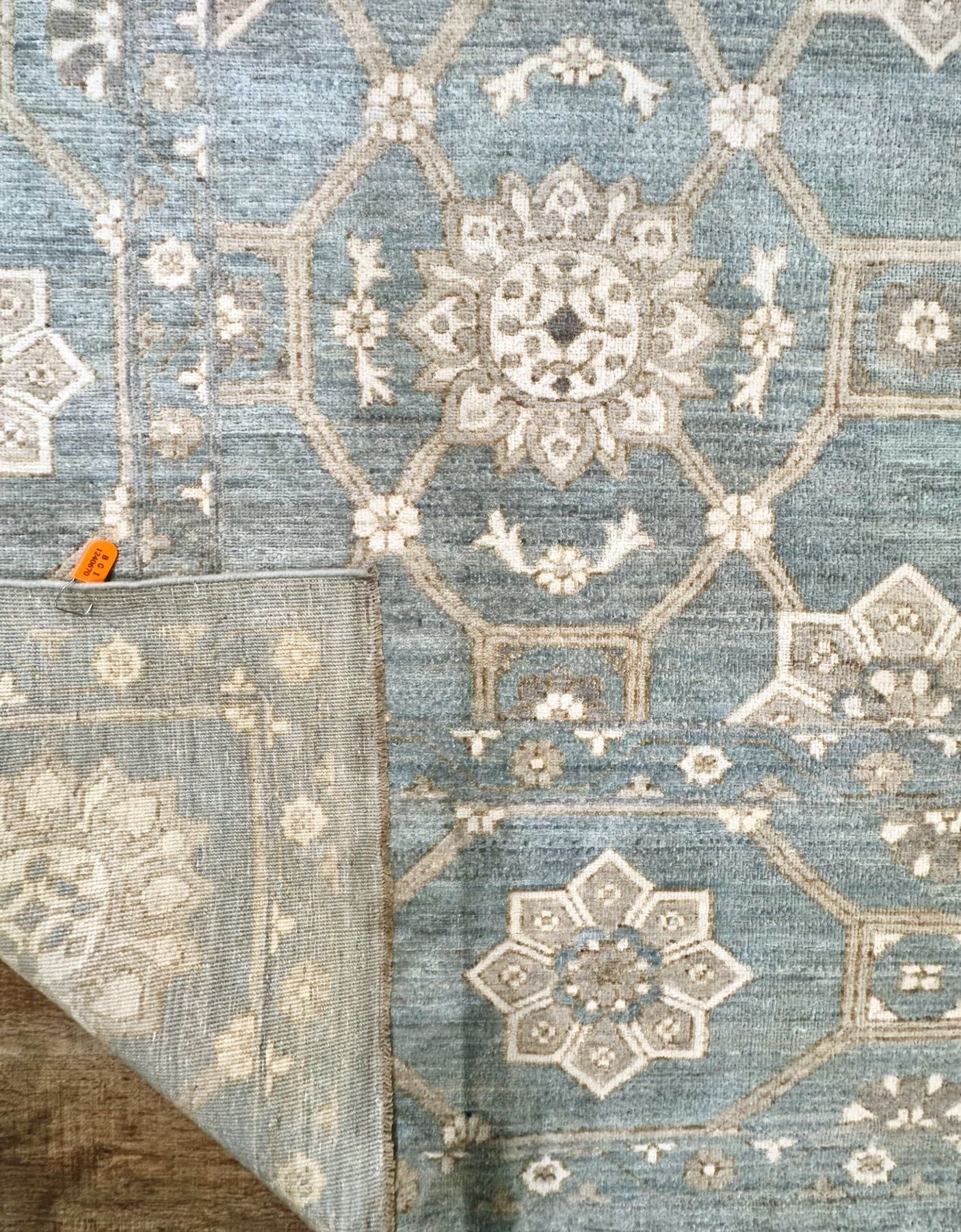 Fine quality blue handknotted wool rug