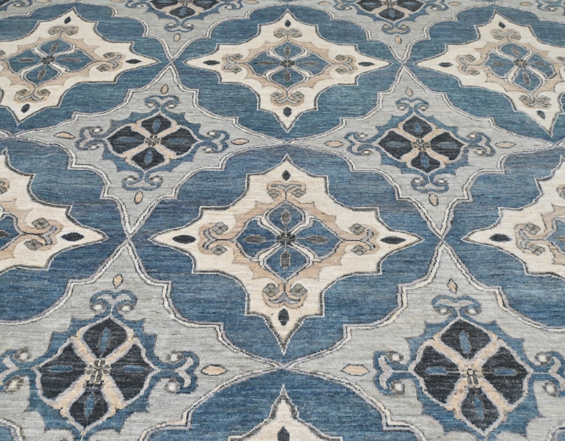 Affordable hand-knotted wool 8 x 10 rug, pay less than retail.