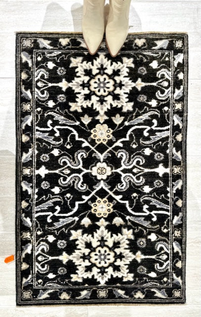 Tiny Knot - Reverie Black/ 2'3" x 3'6"