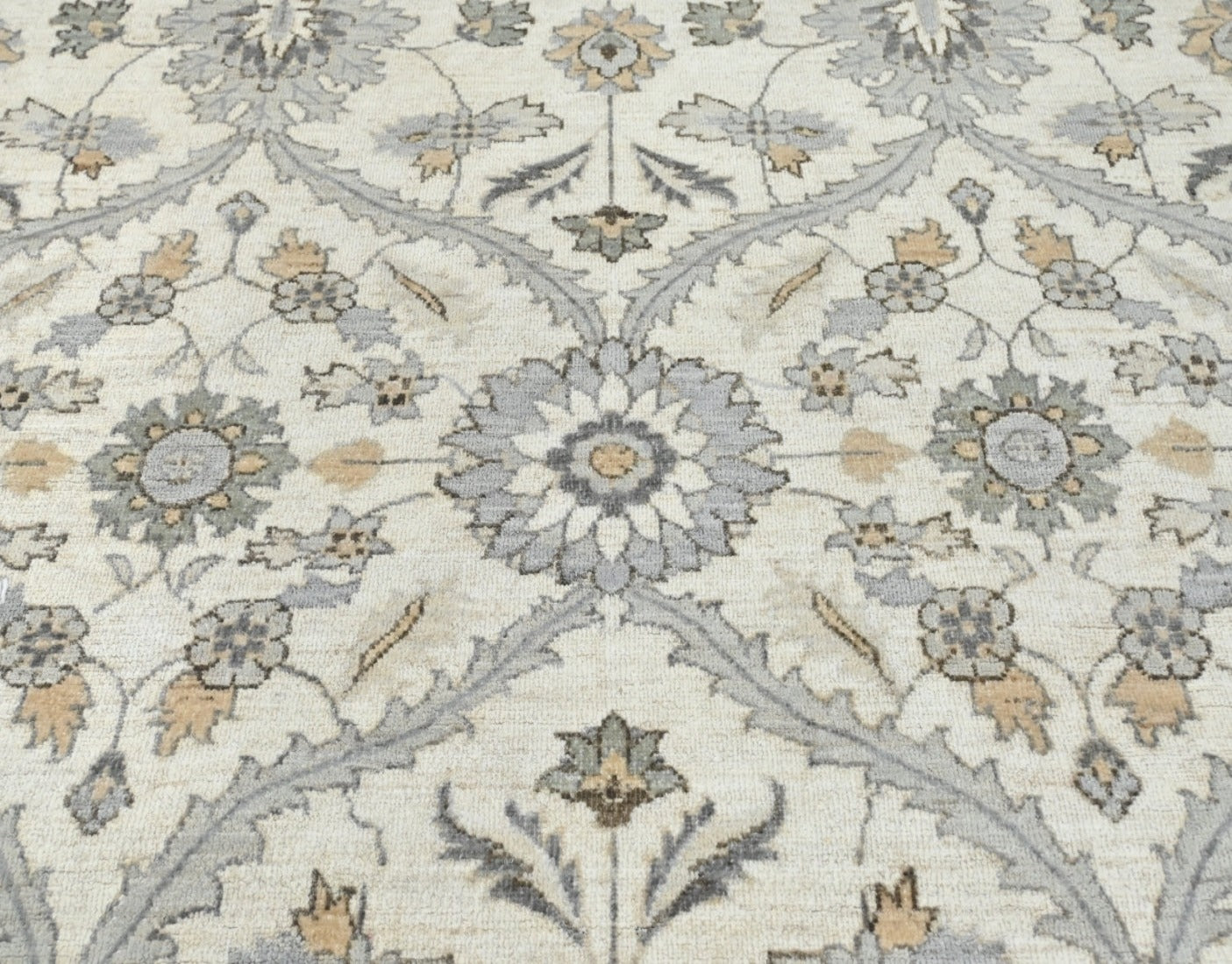 Luxury cream and gray wool handknotted rug