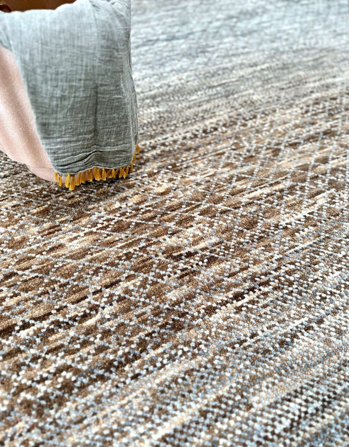 Mid Century Modern Wool Rug - Ready to Mingle (Oxford) Texture 10'3