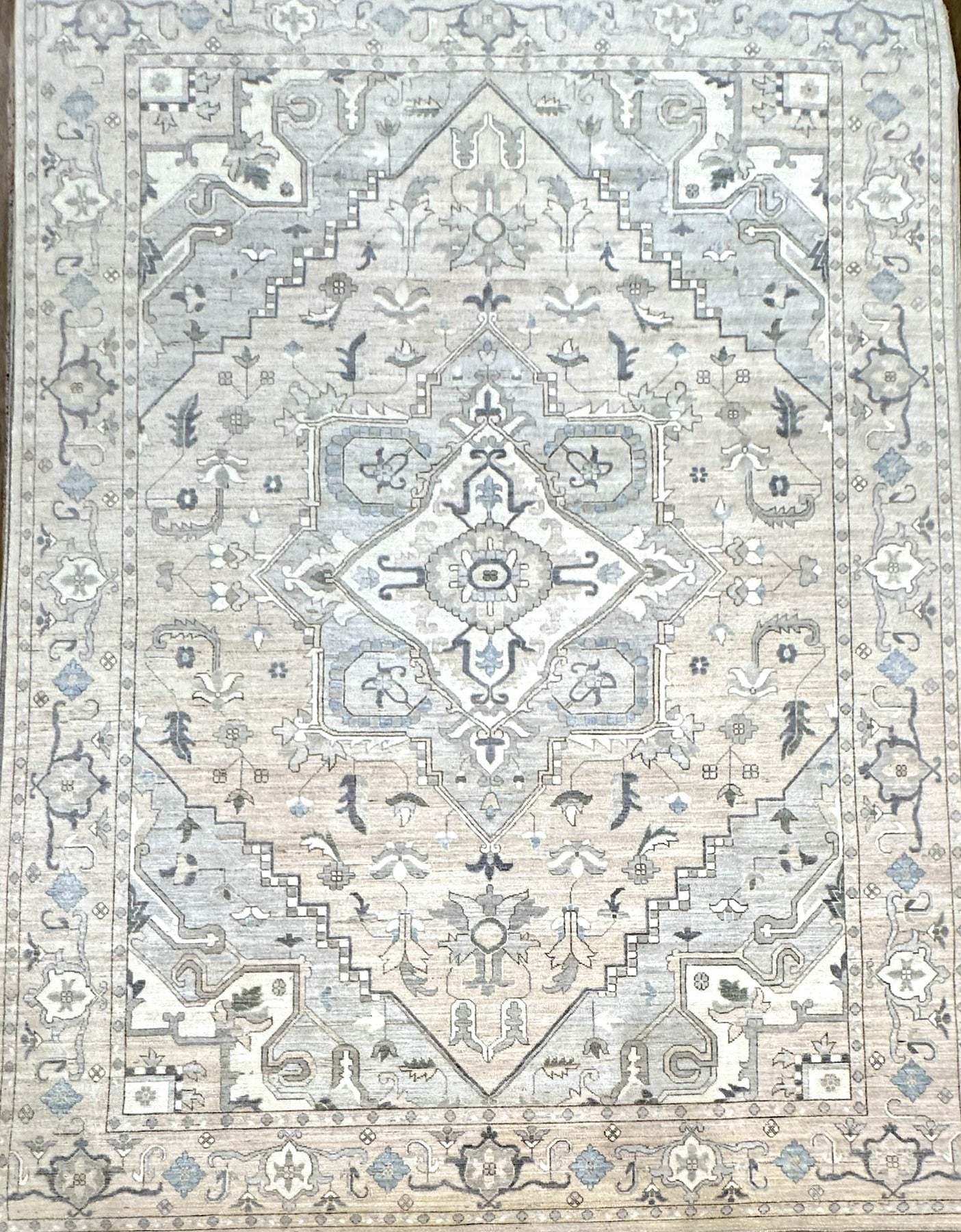 The Serapi - Beige 10 x 14 Rug