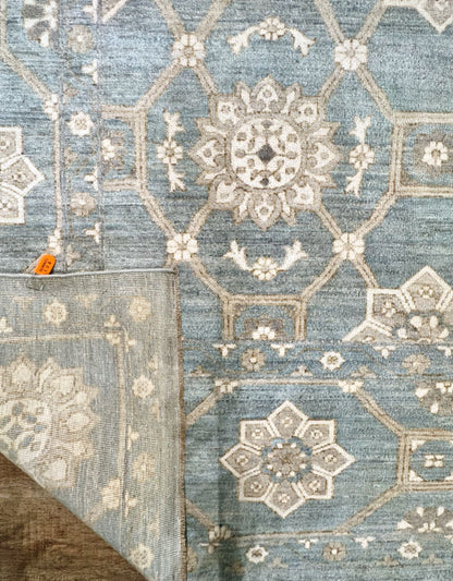 Fine quality blue handknotted wool rug
